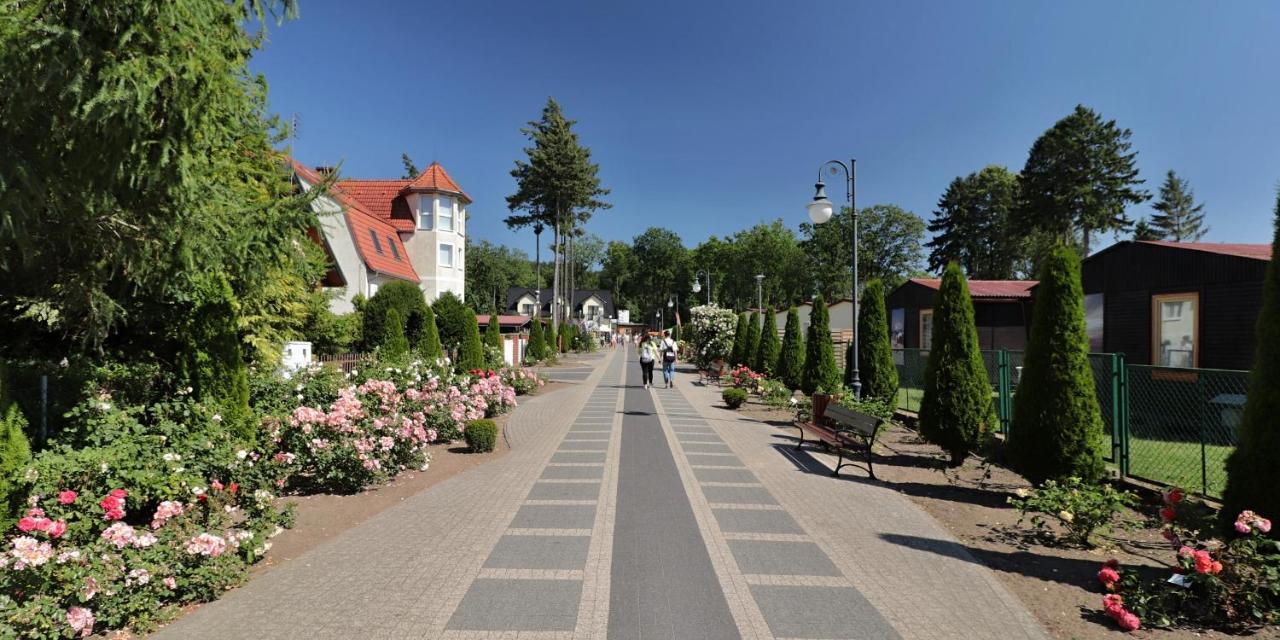 Apartamento Z Widokiem Na Morze Rewal Exterior foto